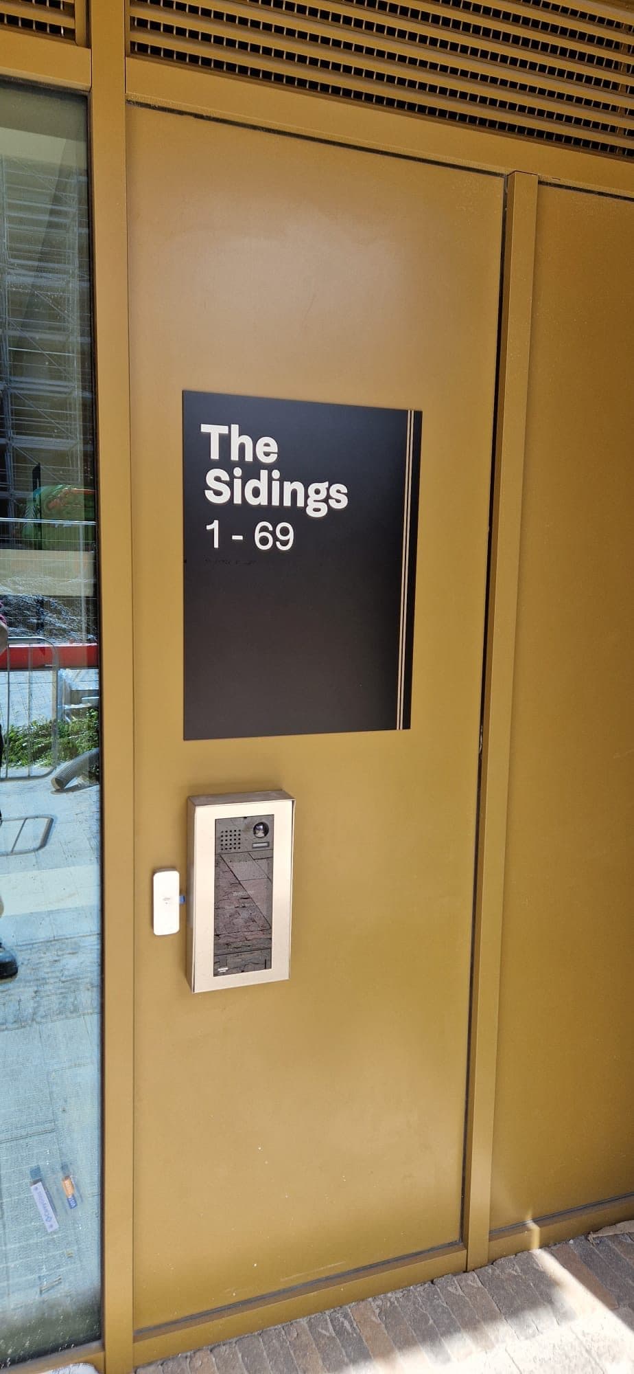 Marshall Yards, East Road: wayfinding by Wayfinders
